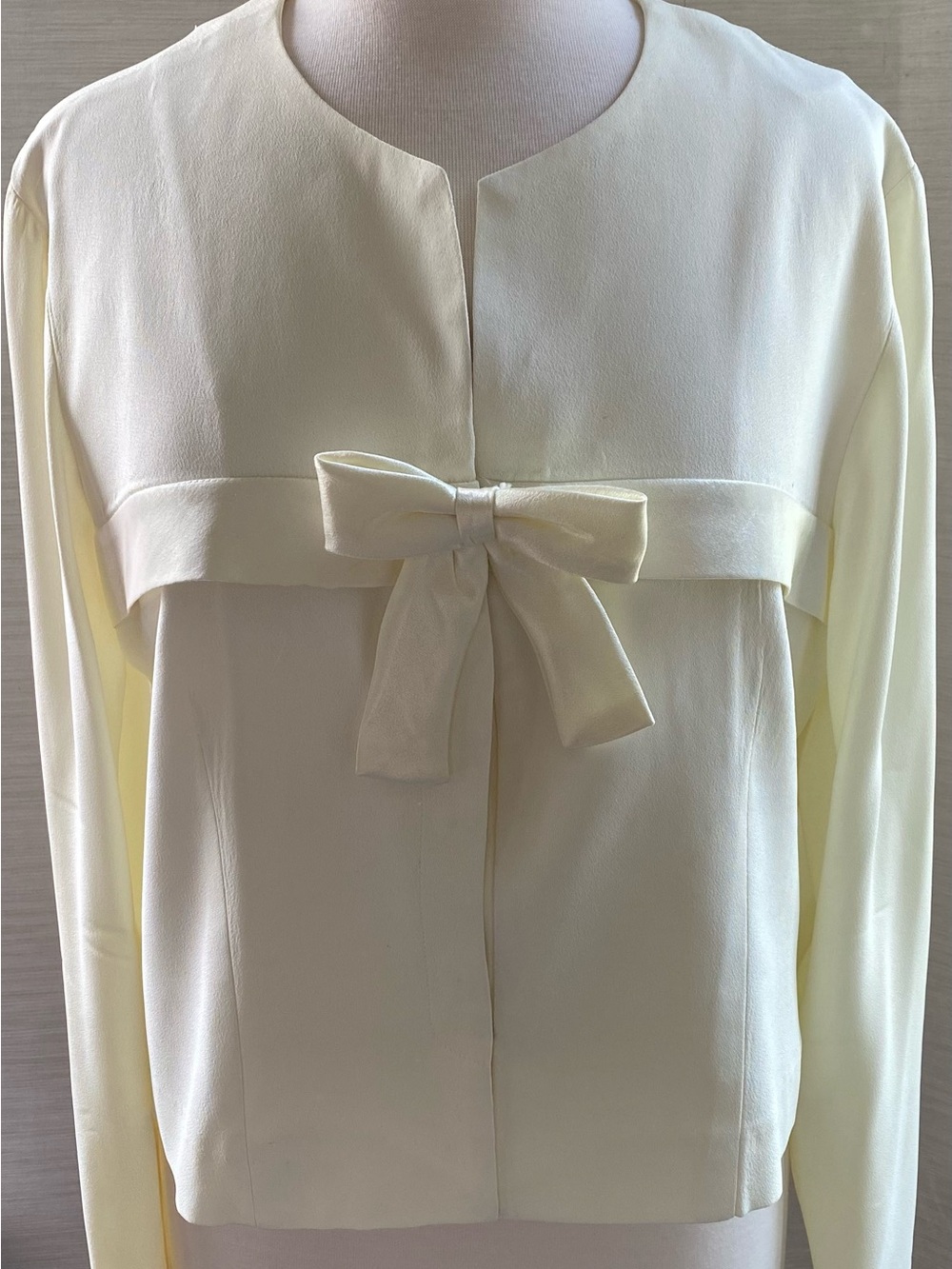 Vintage 90’s Leslie Fay Cream Long Sleeve Blouse with satin trim and bow